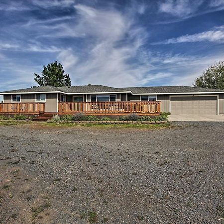 Updated Farmhouse With Deck On Central Oregon Canal! Villa Bend Exterior photo