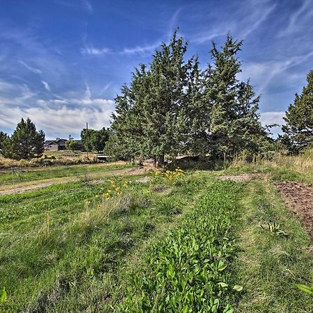 Updated Farmhouse With Deck On Central Oregon Canal! Villa Bend Exterior photo