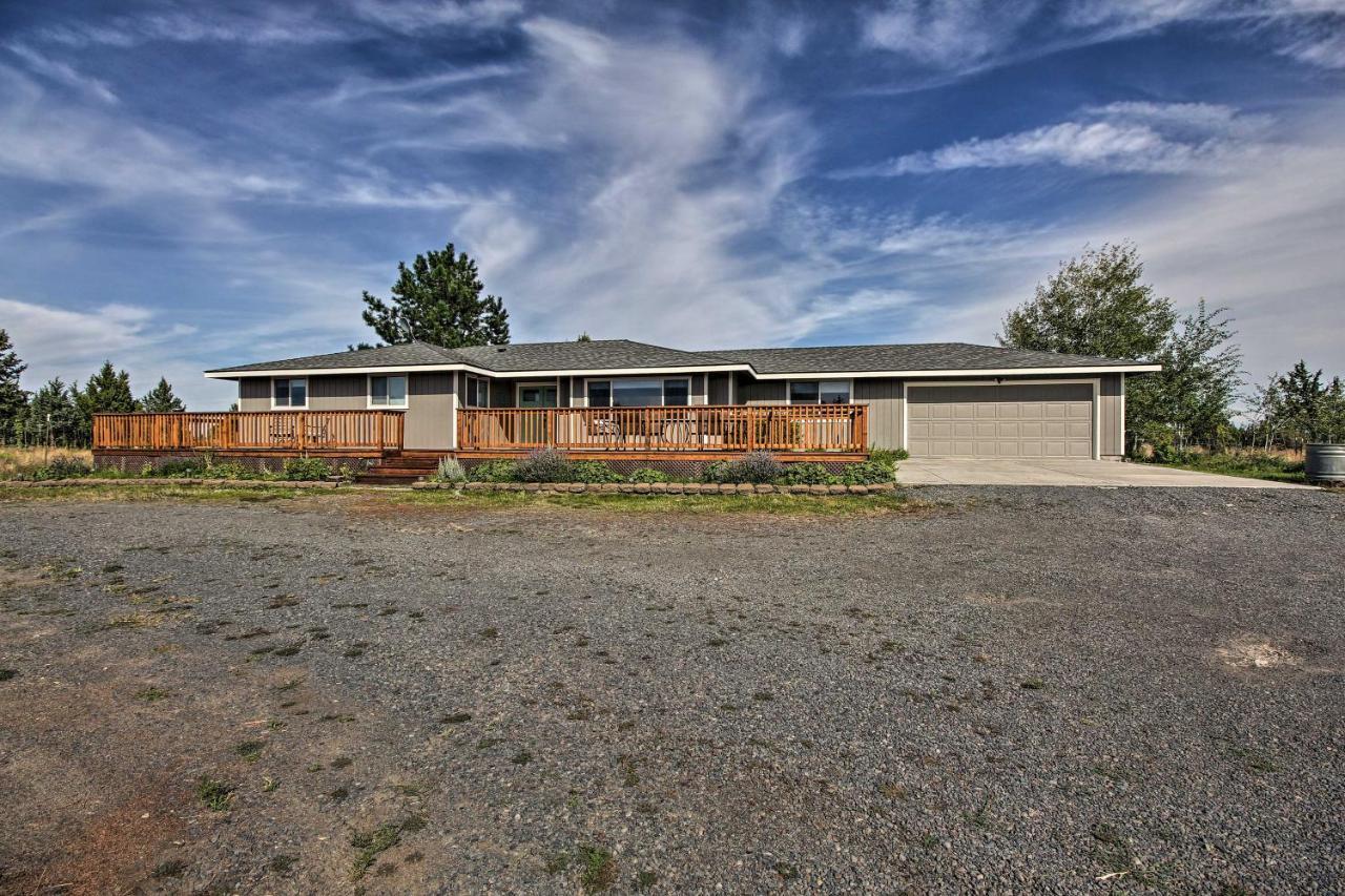 Updated Farmhouse With Deck On Central Oregon Canal! Villa Bend Exterior photo