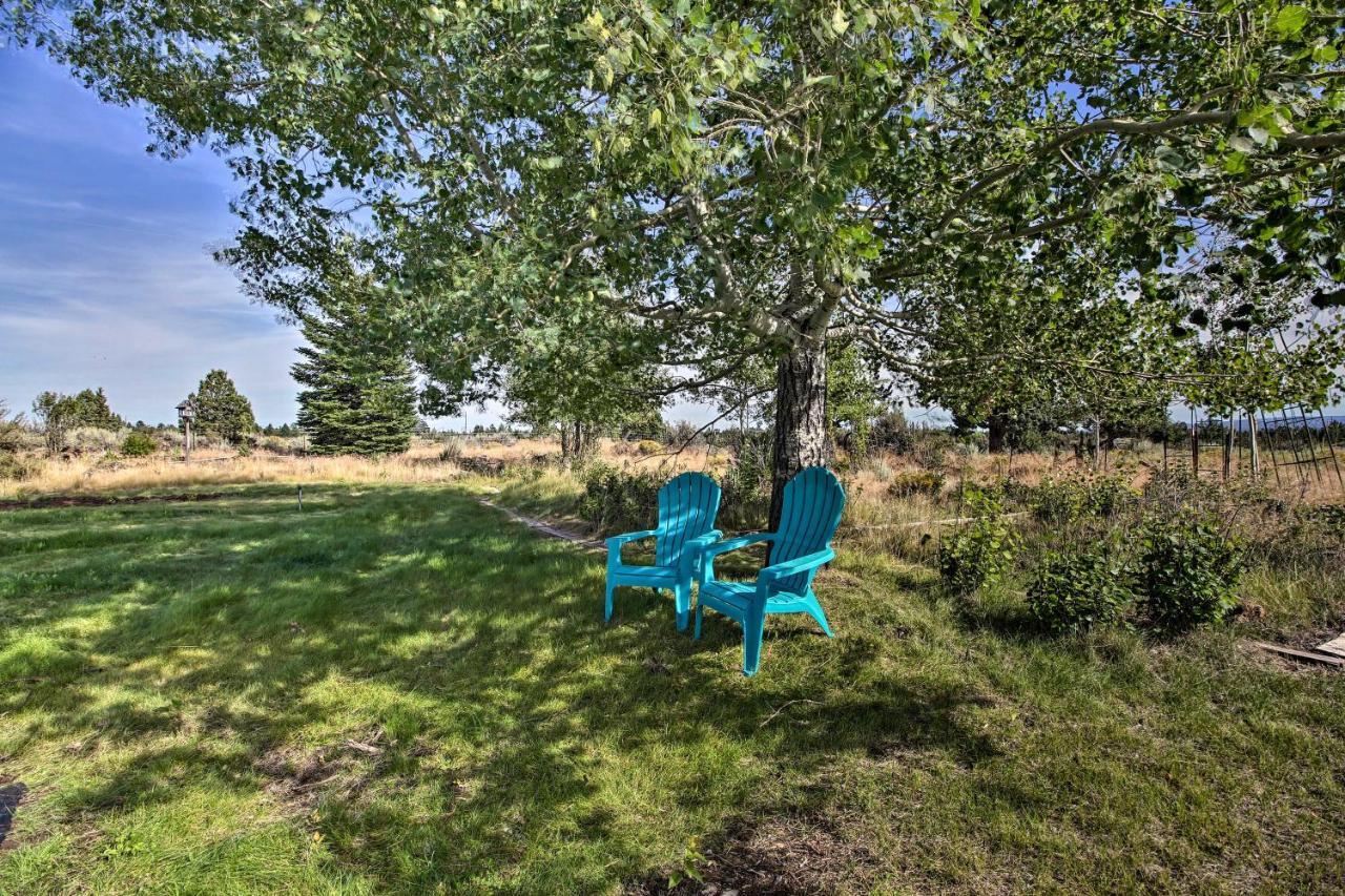 Updated Farmhouse With Deck On Central Oregon Canal! Villa Bend Exterior photo